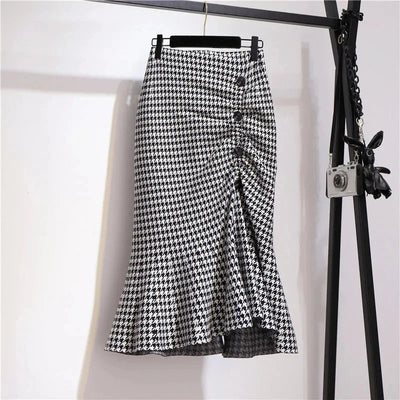 La Rue Houndstooth Trumpet Skirt
